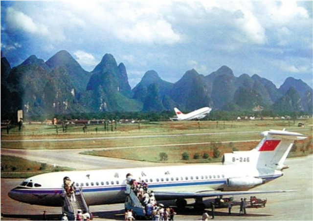 1983年914空难事件:桂林奇峰岭机场轰炸机撞击民航客机_腾讯新闻
