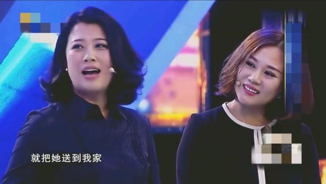 李萱是知名二人轉演員高秀敏的女兒,而王紅梅的母親和高秀敏是兩姐妹