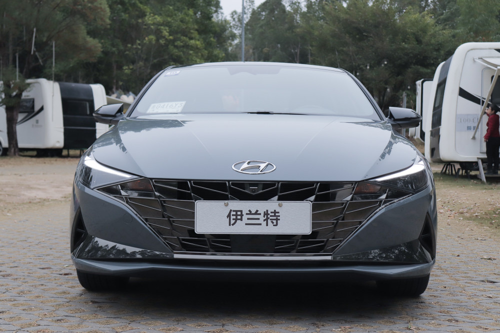 运动性和经济性兼备 试驾北京现代全新一代伊兰特240tgdi