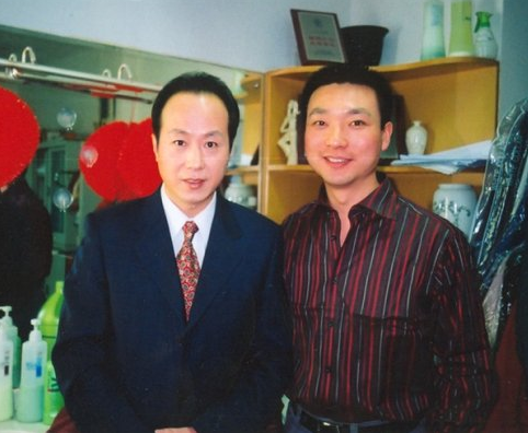 妻子改嫁,儿子长大,他的墓却一直有一个怪相|罗京|央视|赵忠祥
