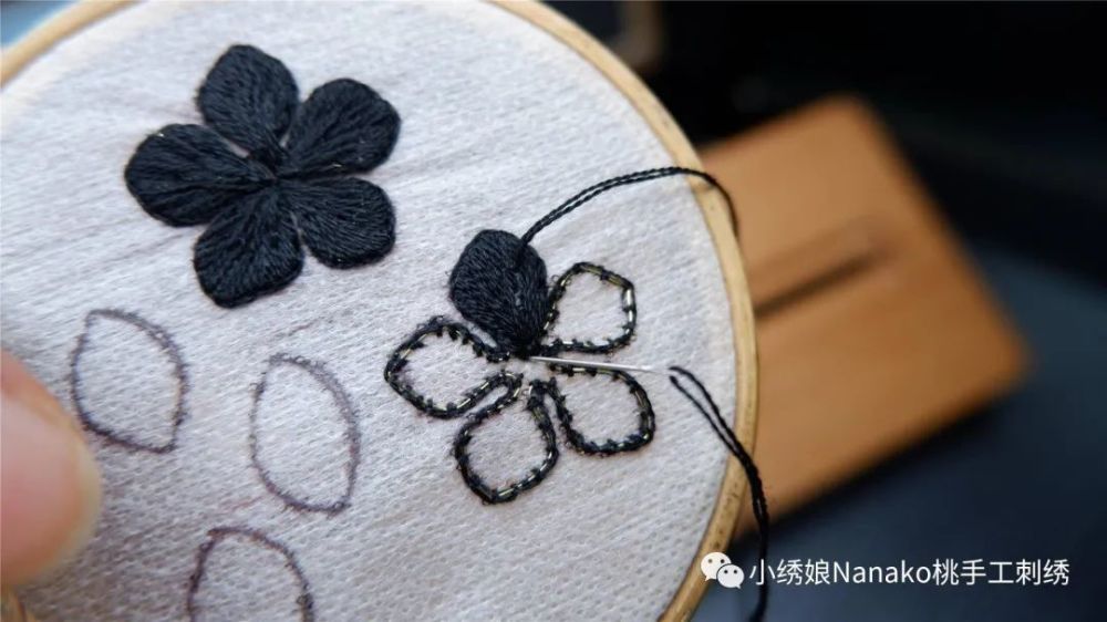 家中不起眼的黑色棉线,竟然这么有用,黑色梅花刺绣耳环制作教程_腾讯