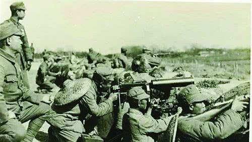 17岁进入湘军部队 29岁时已是红八军军长 31岁时却惨遭特务杀害 腾讯新闻