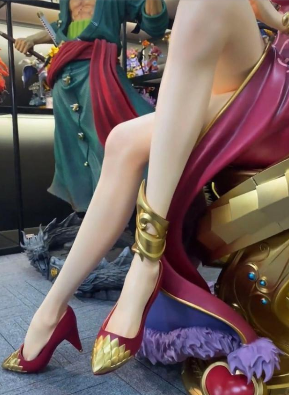 天价等身女帝手办花费老宅男一年工资他抱起来的瞬间我酸了