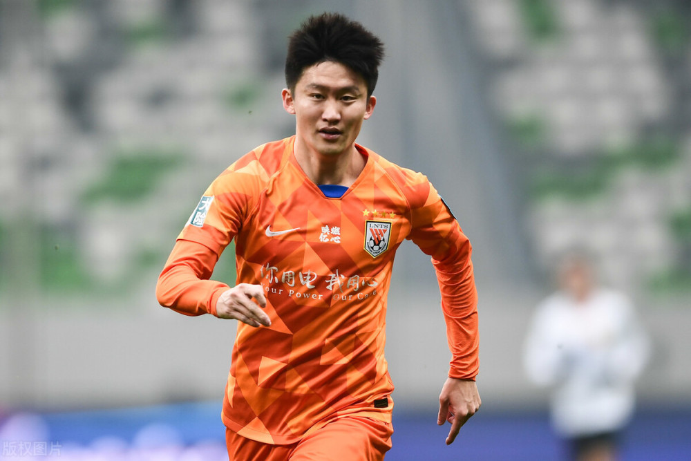 之前王彤在鲁能比赛中因为多次失误,没有少挨球迷骂,甚至有鲁能球迷