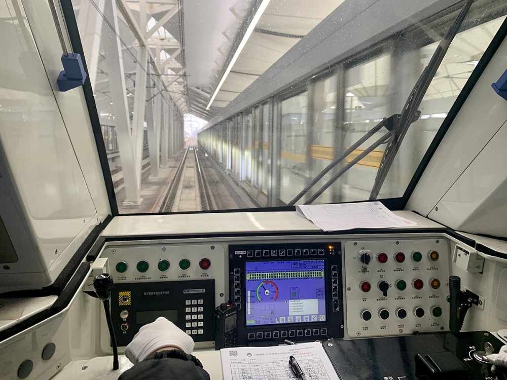 上海地铁10号线二期开通现场探访国内首条全自动无人驾驶轨交线