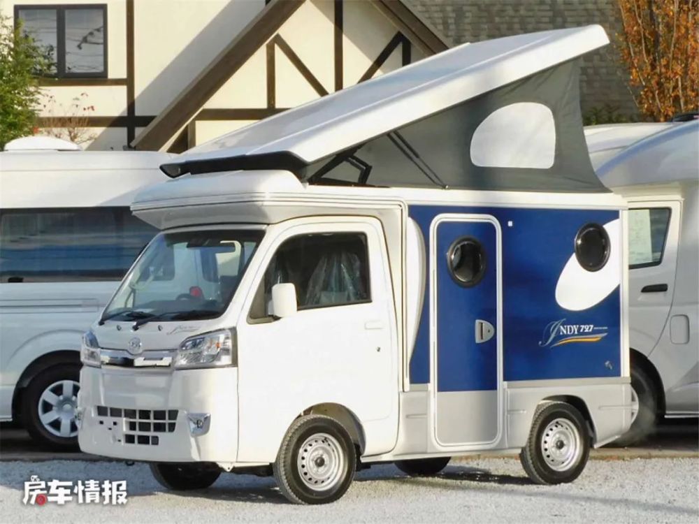 能下地库的大发c型房车,有厨房和大床能住4人,售价20万出头