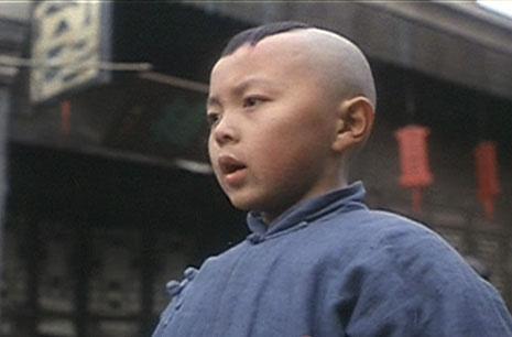 《新少林五祖》,需要一批会练武术的小孩,于是剧组到少年宫挑选演员