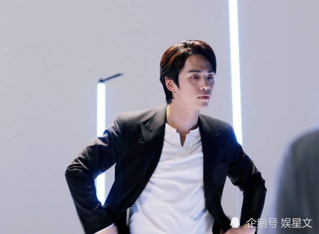 过去太过投入角色而造成争议的韩国演员金正贤