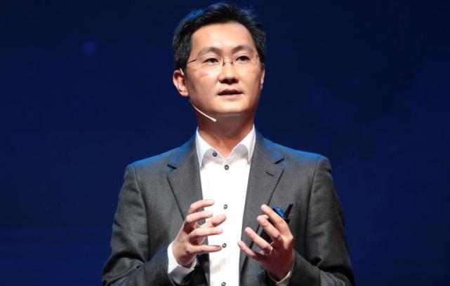 以近5万亿市值超越阿里巴巴,成功登上榜首|互联网巨头|美团|马化腾