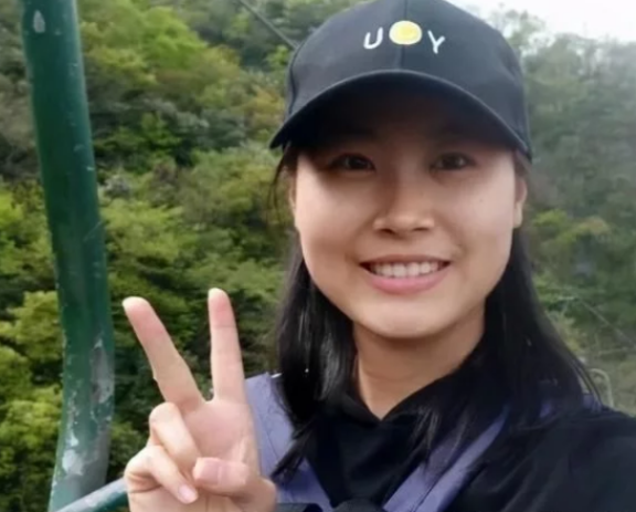 王美玲:带着病妈上大学,她用爱代替了疲惫