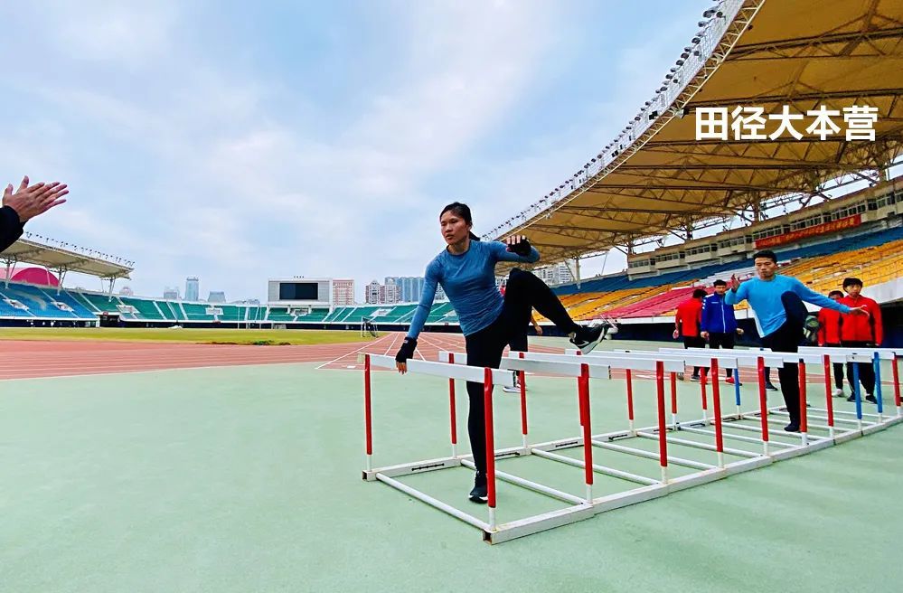 8个人跑4100米接力豪破世界纪录