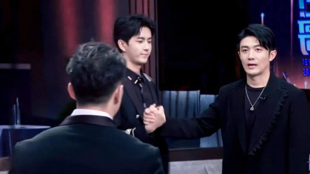 李泽锋好宠于朦胧相差5岁也有兄弟情