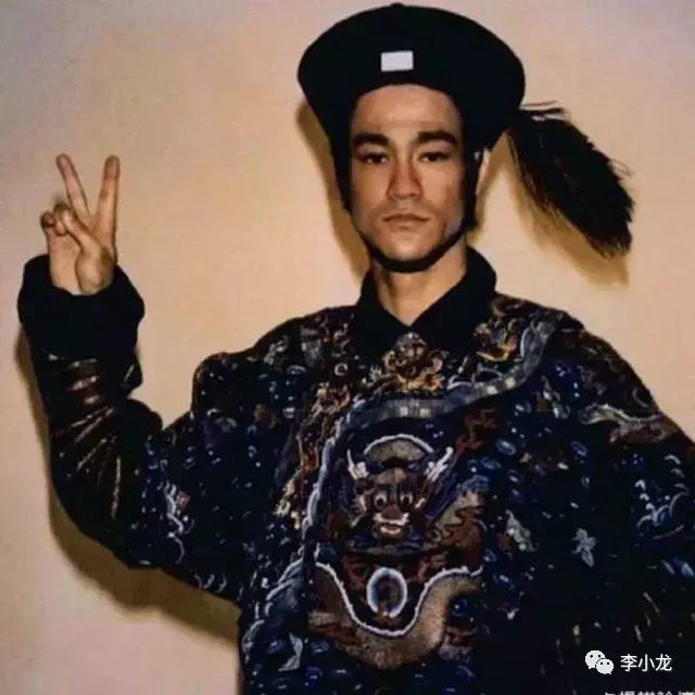 在邵氏公司摄影棚,李小龙试装照,打算拍摄古装电影《年羹尧》李小龙