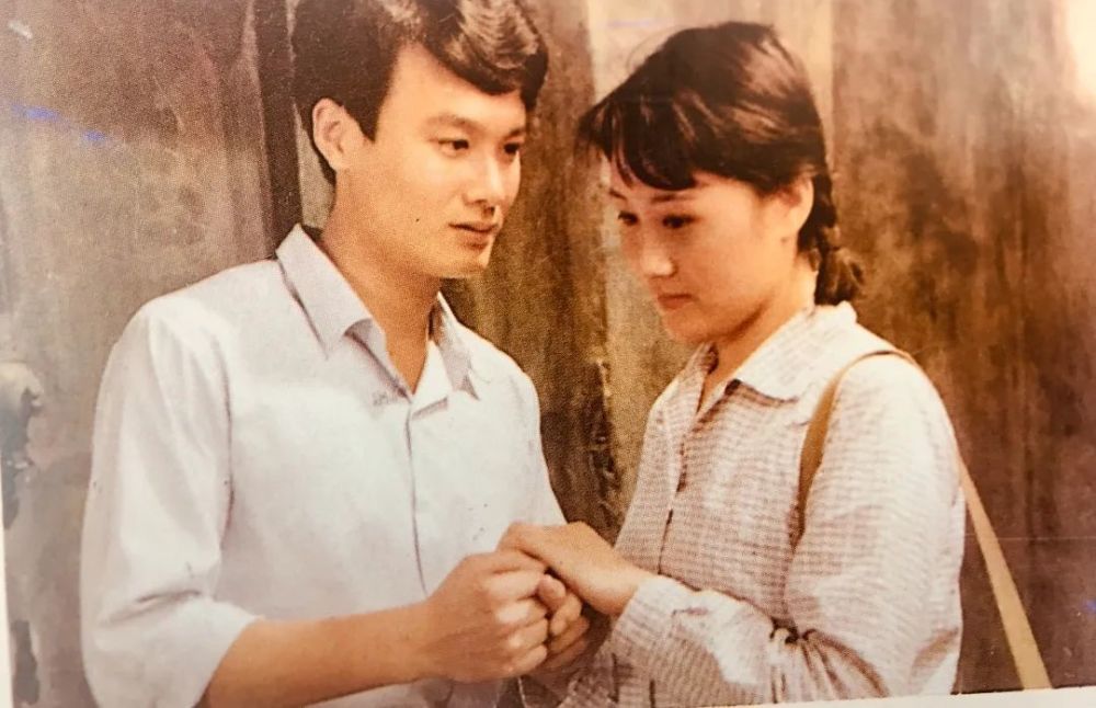 直播《渴望》剧组30年再聚首!_腾讯新闻