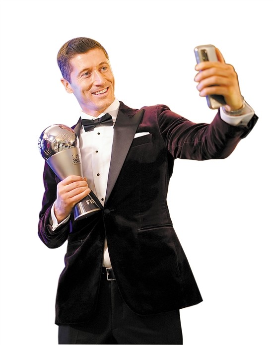 莱万加冕世界足球先生,"梅罗"的时代回不来了