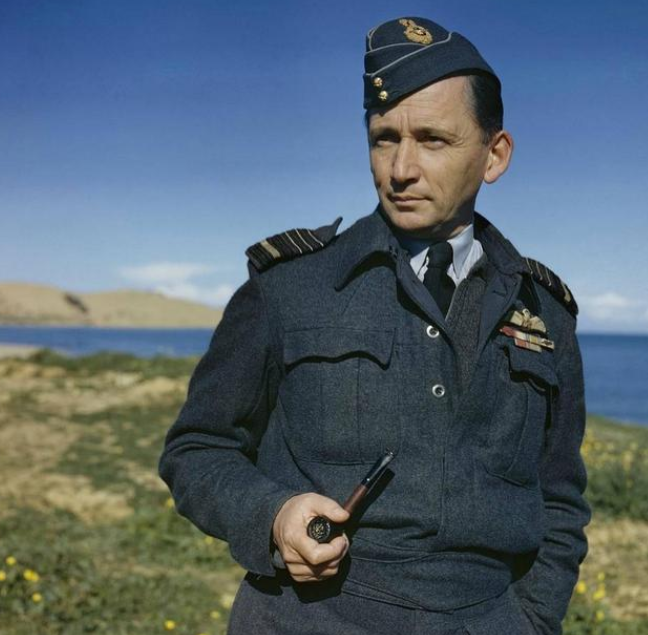 其次就是苏联了,苏联的前身是沙皇俄国,两个国家因为利益一直都处于