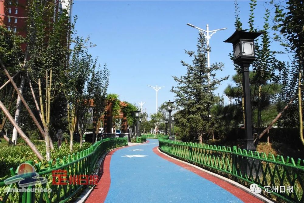 位于市中山西路路南幸福里小区北门处的瓷瓯园王丽静口中的小公园就是