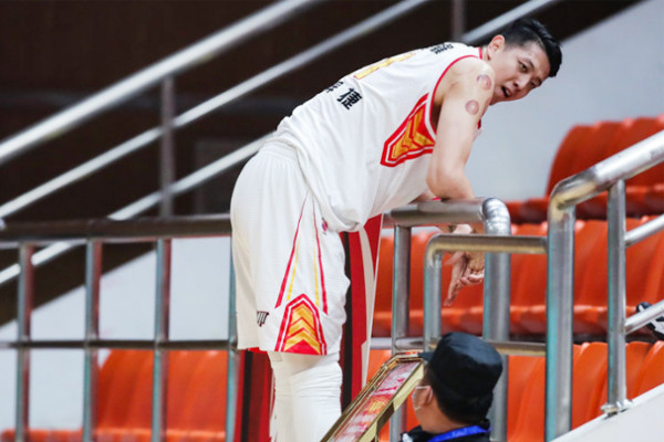 李慕豪远走四九城沈梓捷独挑攻防大梁场均27记盖帽纵横联盟