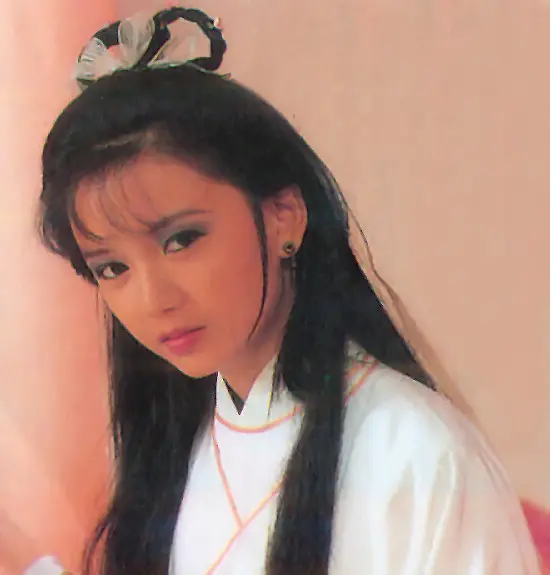 55岁港风美女曾华倩近照曝光,皮肤白皙气质佳,曾是梁朝伟初恋_腾讯