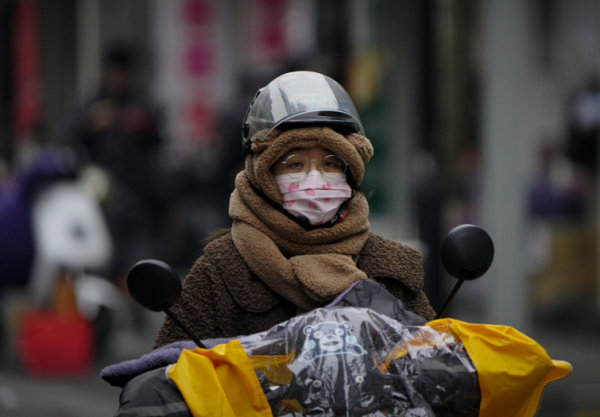 冷风飒飒吹行人瑟瑟抖