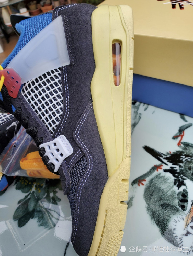 鞋盒:aj4纸质鞋盒中最特殊的让人惊喜的设计.