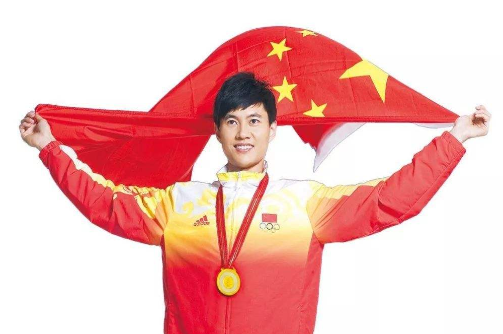 一战成名的奥运冠军,退役后迎娶相爱女友,如今家庭幸福美满