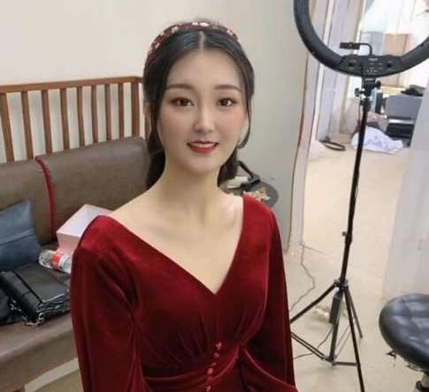 大衣哥儿媳妇停播一个月是在备孕?本尊回应很意外