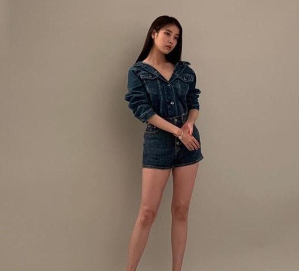 160cm的李知恩比例太好了!生图下的大长腿是真实存在的吗?