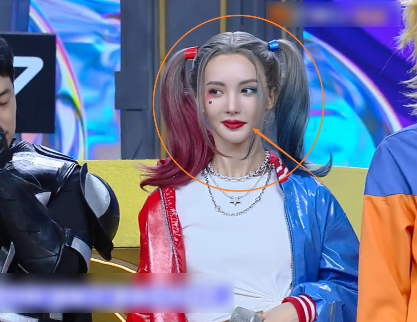 金晨扮"小丑女"颜值在线,王霏霏造型丝毫不输,我却被吴昕惊艳_腾讯