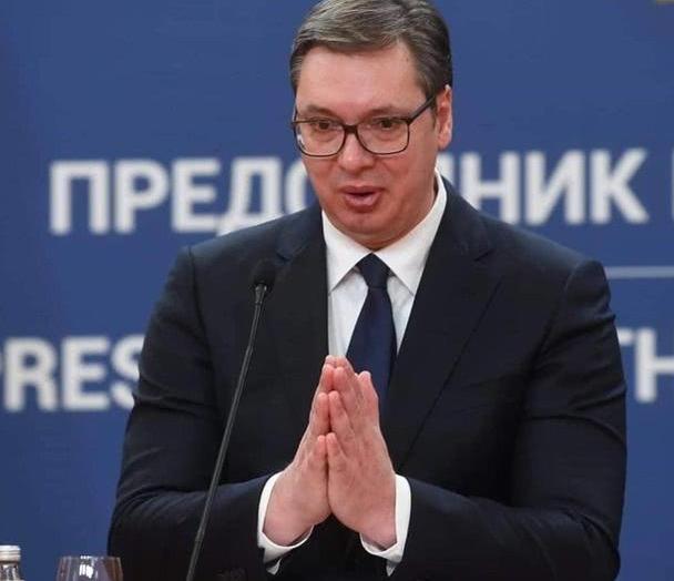 塞尔维亚总统不讲究吃穿39岁娇妻却美艳1米7身高愣是显娇小