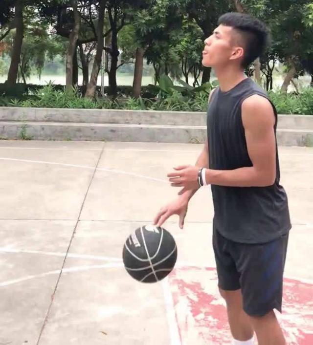 网红黄宇军:1米71却8度称王,半路出家却成野球场大魔王!