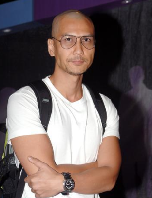 他是最帅的尹志平结婚多年没有孩子56岁仍显年轻有活力