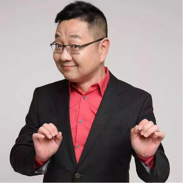 张绍刚化身暖心老父亲,强行安利黄圣依穿男式裤,李雪琴:场面老尴尬了