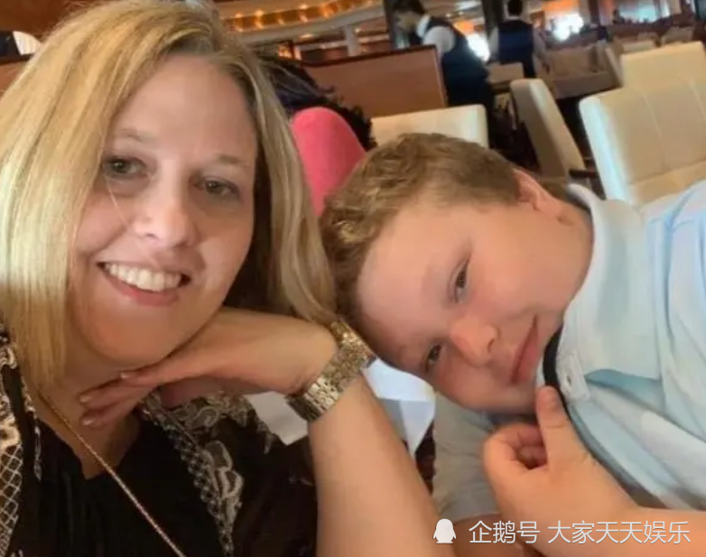 美国少年确诊新冠身亡临终前喷血-WordPress极简博客