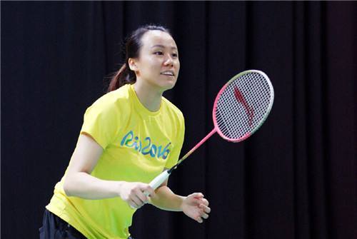 羽坛女神赵芸蕾,退役后生活甜蜜滋润,老公高大帅气,并踏上仕途_腾讯网