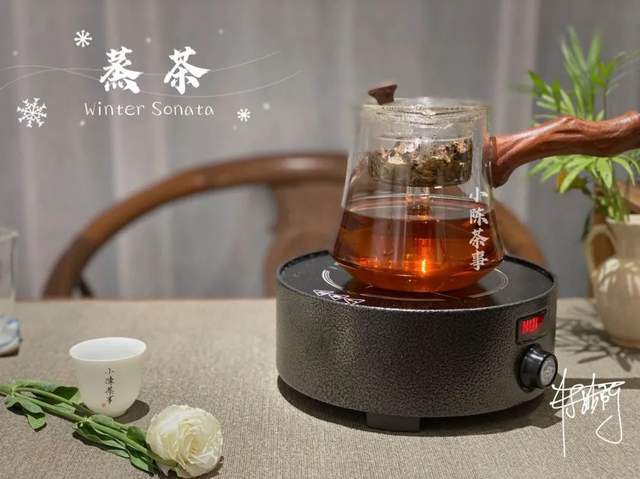 寒冷的冬天适合来一壶老白茶那煮茶好还是蒸茶好这有个测评