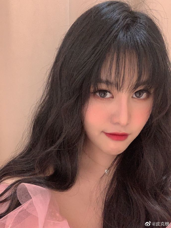 而近日,一直在钻石和星耀段位徘徊的皮克桃,竟然放下