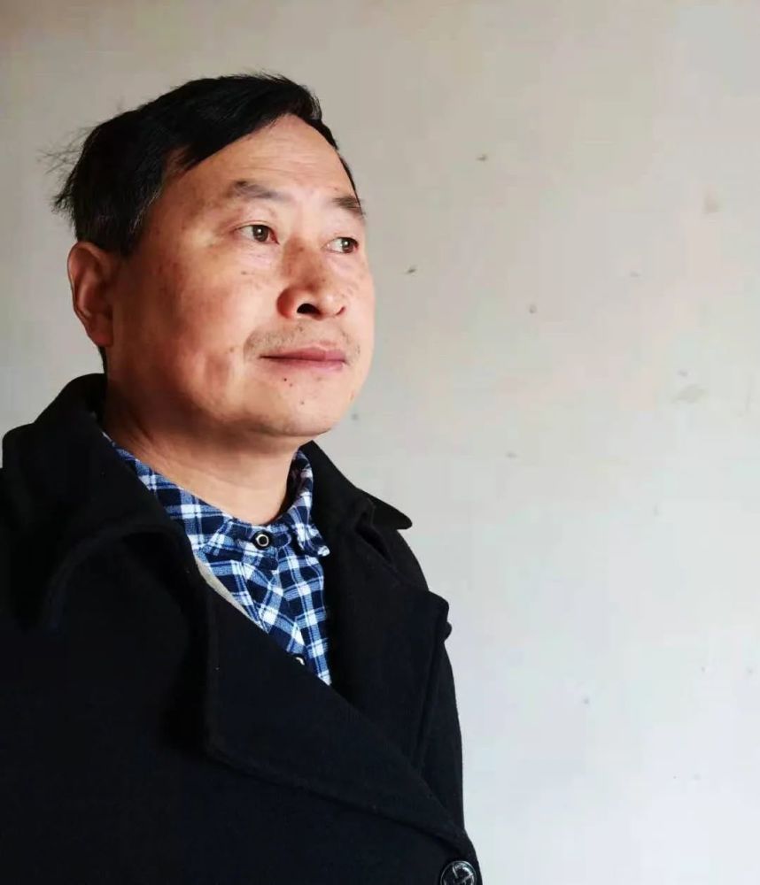 1969年1月出生于淮南市凤台县毛集镇何台行政村第一生产队,1982年迁居