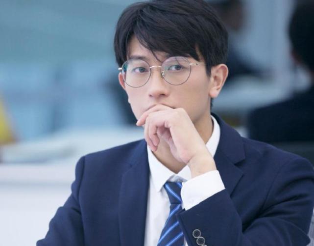 网传offer2丁辉被中途替换王骁落败前往英国工作而他是赢家