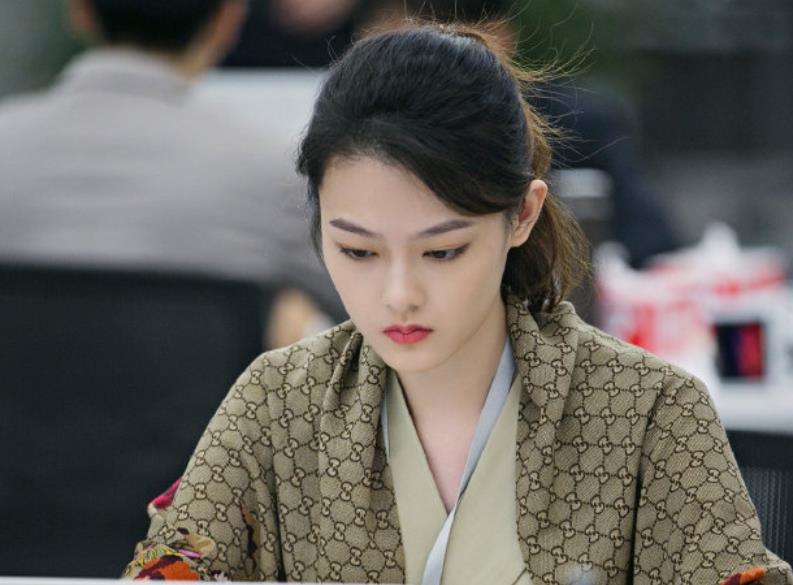 其次就是在"捡垃圾分析"这一个关键得分点上,也是王颖飞先发现,先提及