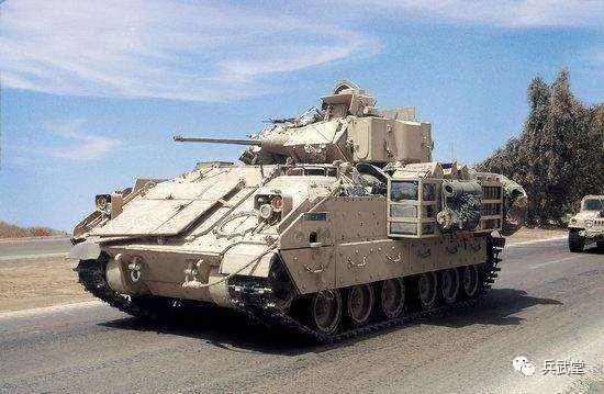 跟风15式轻坦美军新步兵战车三联屏装备自杀无人机和大毒蛇