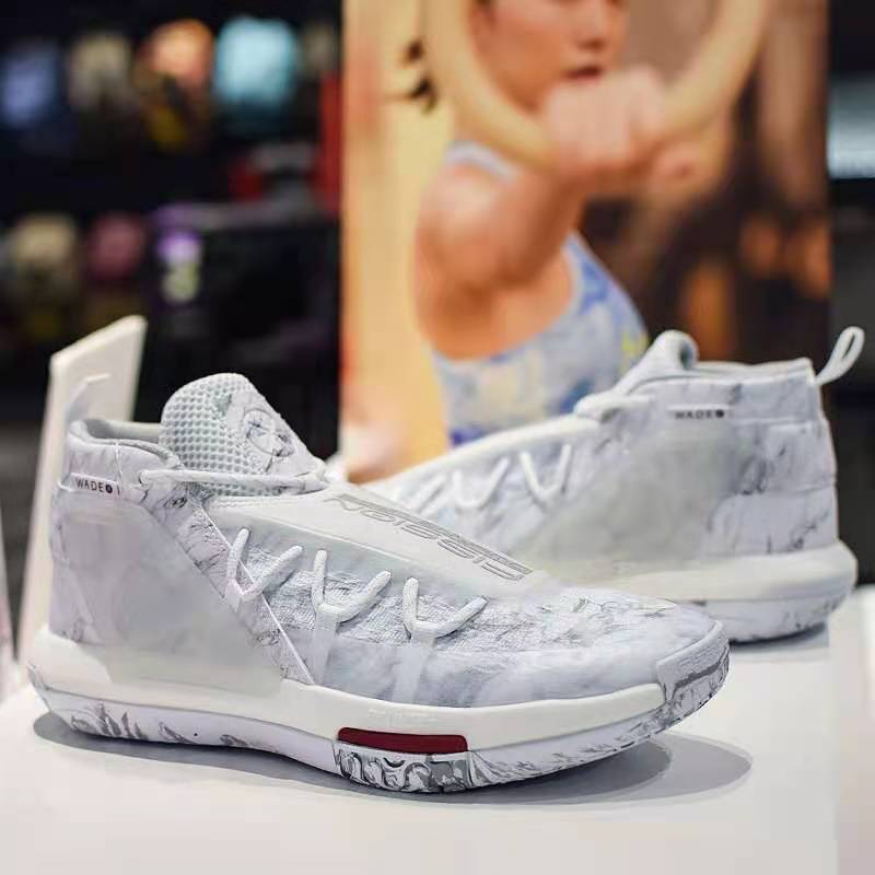 李宁裂变6实战篮球鞋白灰配色颜值出众的国产中端篮球鞋