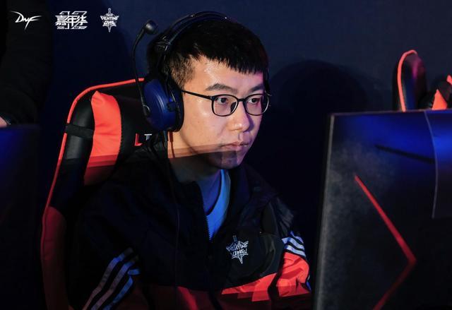 陈炫成首先出战,战胜罗遥,仇东升,紧接着陈亮,全圭