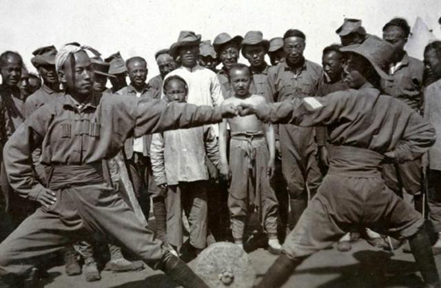 珍贵老照片:清朝王爷比小鲜肉还帅,最后一张如芙蓉出水般的美人