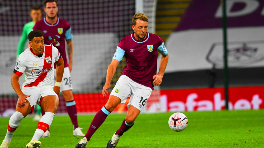 英超 伯恩利vs狼队 伯恩利状态回暖,狼队乘胜追击