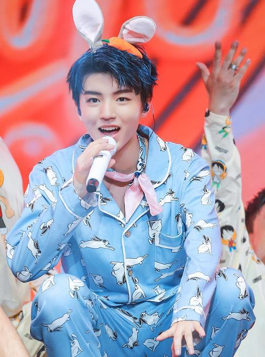 时代峰峻搞小动作,搜tfboys不显示王俊凯?官博发文伤透小凯心