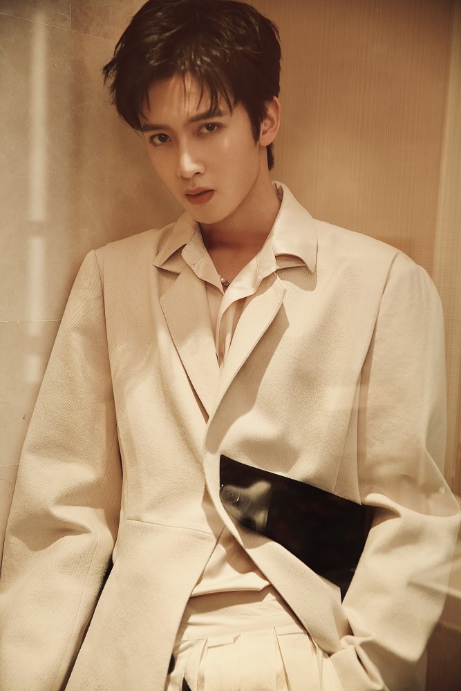 陈宥维2020doki人气舞台简约拼接风闪耀星光时刻