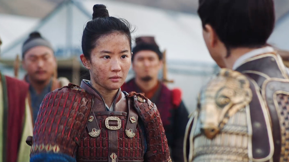 花木兰代替年迈的老父亲参军,在军营12年为什么没有人看出她是一个