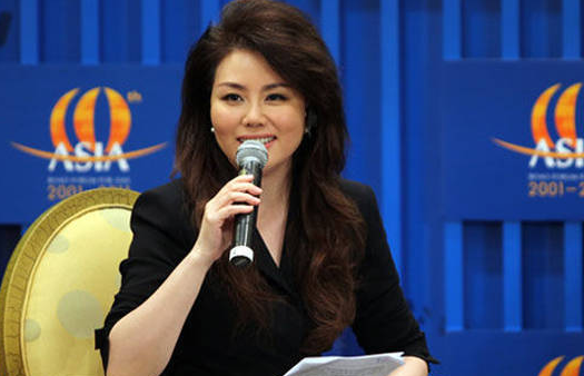 曾"害"前央视主持人方静退出央视身,败名裂的阿忆如今怎样了?