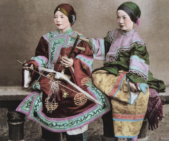 小脚丫女人老照片:变态的审美,图8是缠脚的过程|裹脚|老照片|小脚